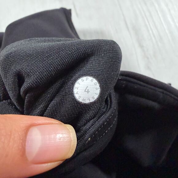 Lululemon All The Right Places Crop Women's Size 4 Pockets Black Running - Picture 8 of 11